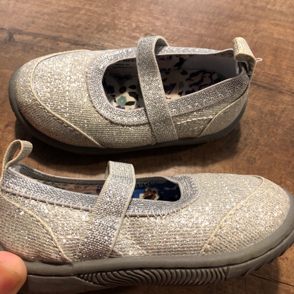 Silver glitter Granimals shoes for infant sized 4